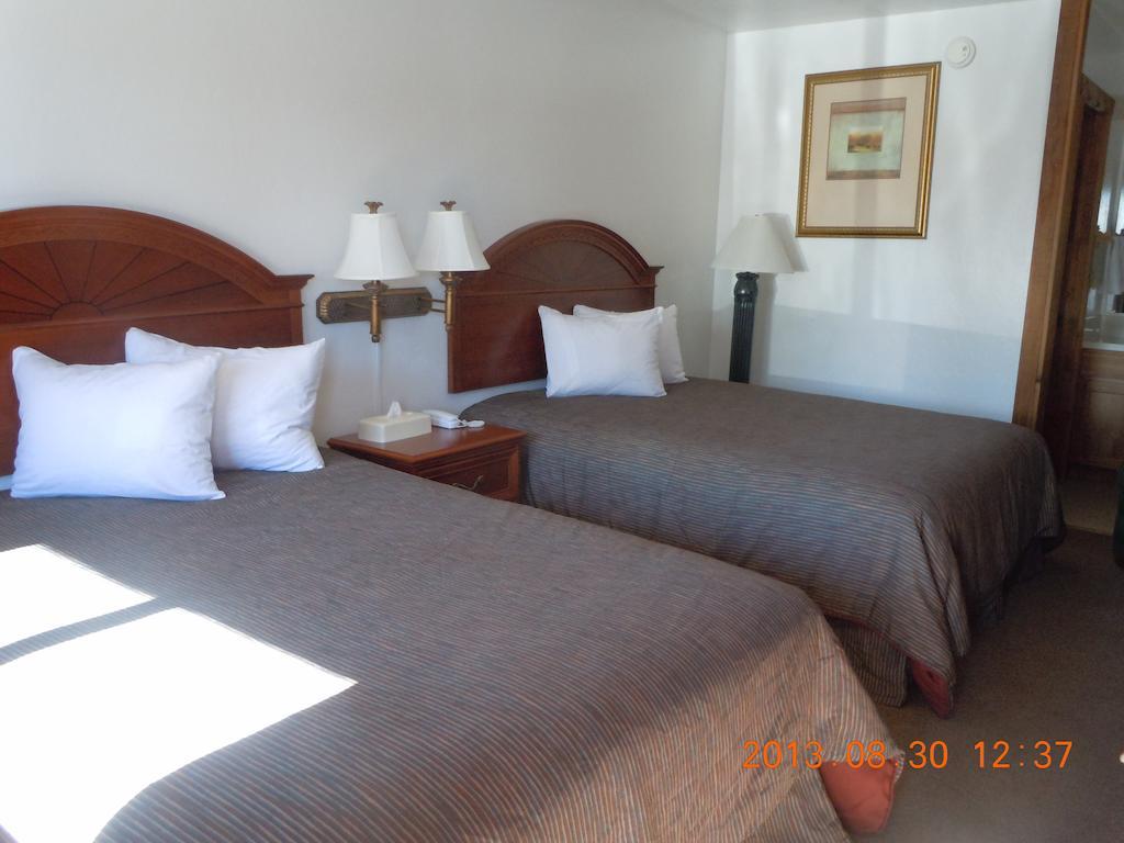 High Country Motel Bellevue Room photo