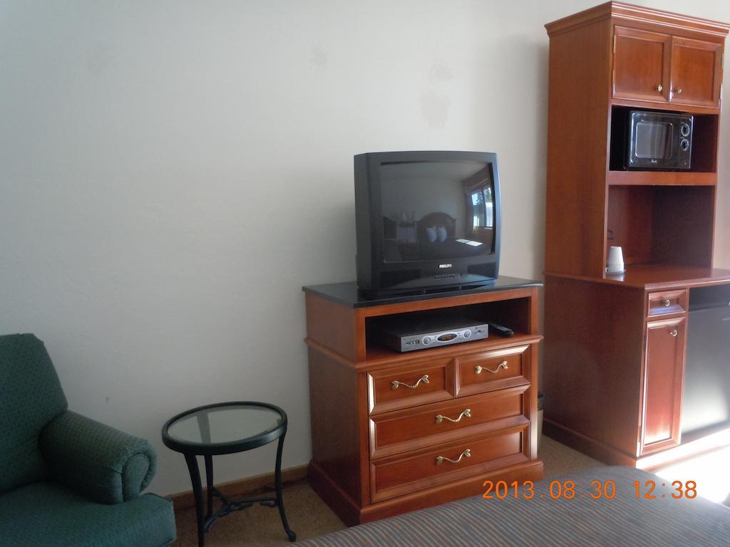 High Country Motel Bellevue Room photo